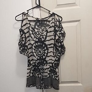 E-klah Black and White Women's Top